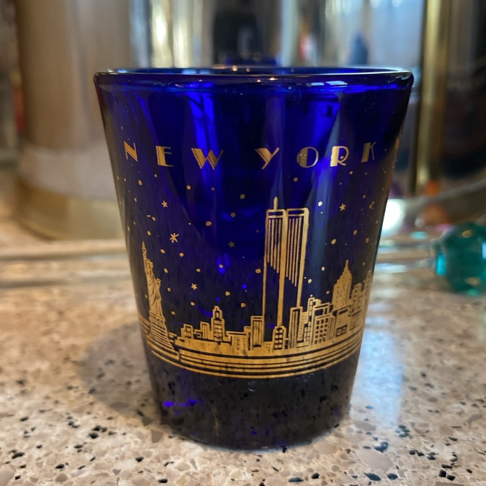 NWOT Cobalt Blue Libbey NEW YORK CITY Souvenir Shot Glass w/Skyline Graphics